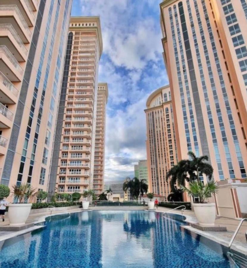 Venice Luxury Residences Taguig Exteriör bild