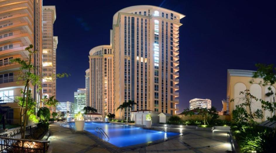 Venice Luxury Residences Taguig Exteriör bild